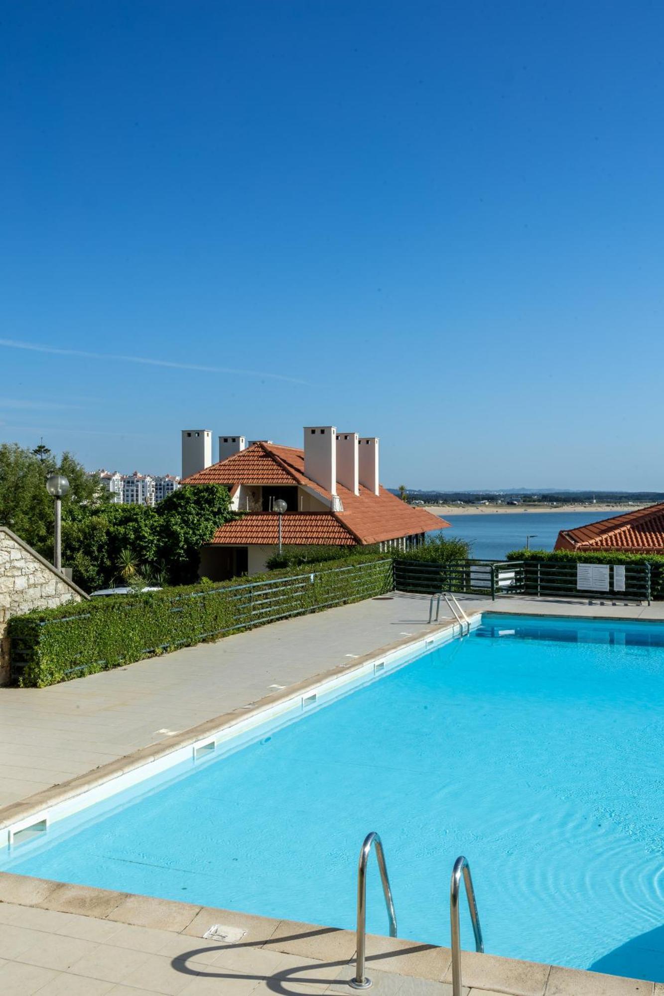 Concha Mar Com Vista Sobre A Baia Apartment Sao Martinho do Porto Exterior photo